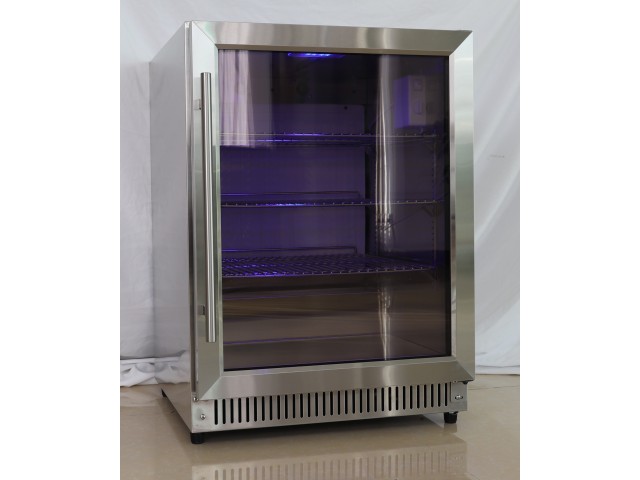 Element with outdoor refrigerator