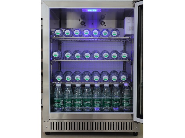 Element with outdoor refrigerator
