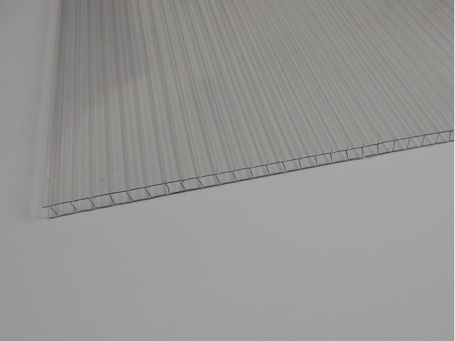 Večslojna polikarbonatna plošča, 4 mm, PROZORNA 